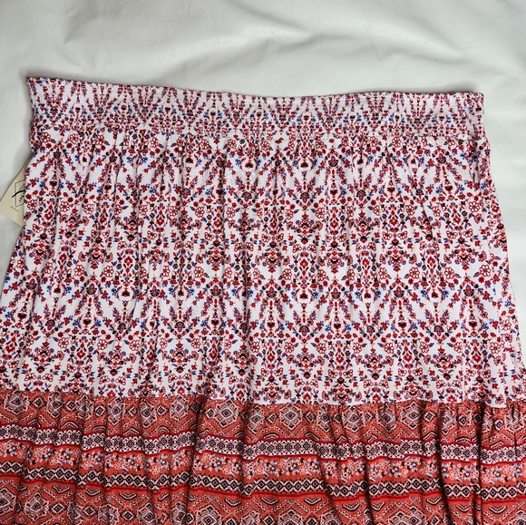 Saint John's Bay Women's Skirt Stretchy Casual Floral Red White Plus Size 4X NWT - Picture 2 of 13